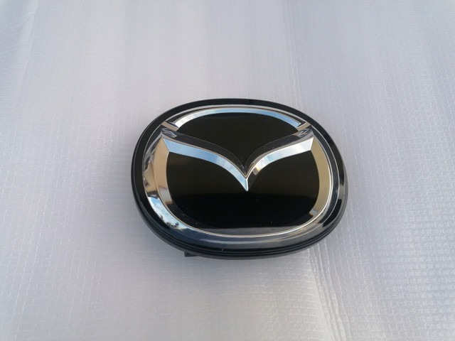 MAZDA GSH751730 Эмблема решетки радиатора в наличии Житомир