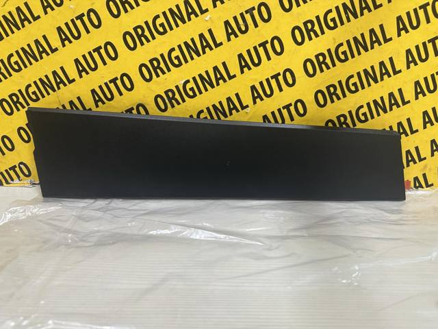 Накладка двери передней левой вертикальная KB7W50M20B MAZDA
