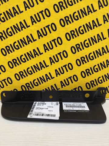 KB7W56114B Mazda Брызговик передний правый