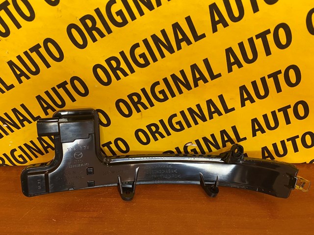 Правый указатель поворота зеркала  KB7W69122 MAZDA