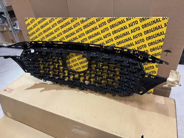 Решетка радиатора KSD450710A MAZDA