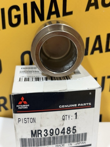 Поршень тормозного заднего суппорта  MR390485 MITSUBISHI