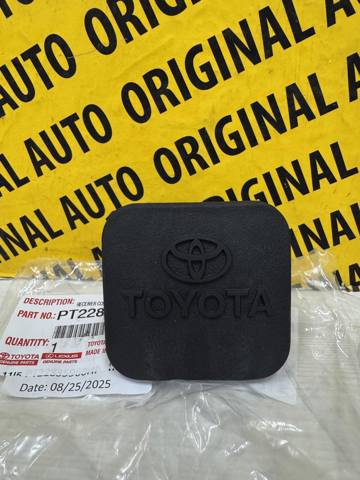 TOYOTA PT22835960HP Заглушка бампера буксировочного крюка задняя в наличии Черкассы