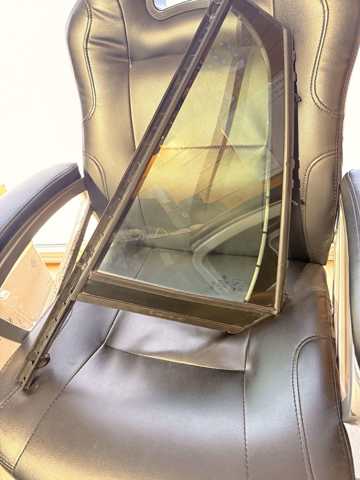 Уголок задней левой двери 51357428711 BMW