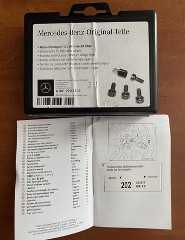 Колесный болт Mercedes C