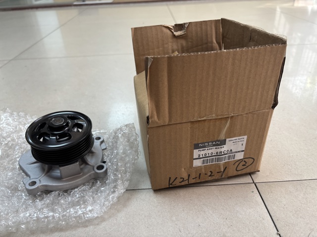 Водяной насос 210106RC0A NISSAN