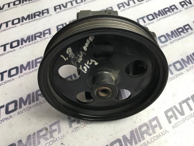 FORD 1357641 Насос гидроусилителя руля (ГУР) в наличии Киев