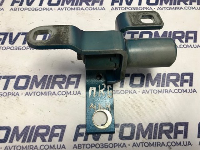 FORD 1736429 Петля двери передней правой в наличии Павлоград