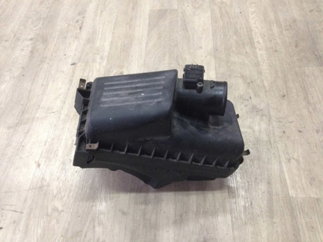 177050D041 TOYOTA Корпус воздушного фильтра, верхняя часть купить в Ирпень