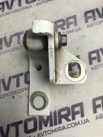 FORD 1781668 Петля двери задней правой в наличии Сумы