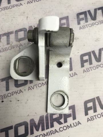 FORD 1781669 Петля двери задней левой в наличии Винница