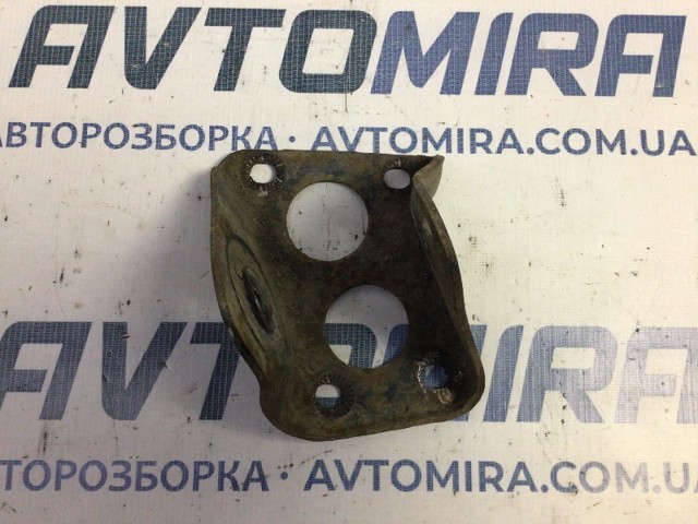 1J0501546C Кронштейн задней балки купить Одесса