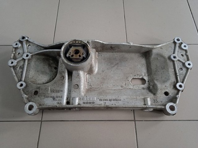 Подрамник передней подвески Volkswagen Touran II