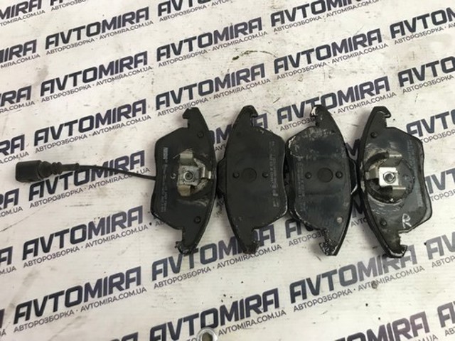 VAG 1K0698151C Передние тормозные колодки в наличии Львов