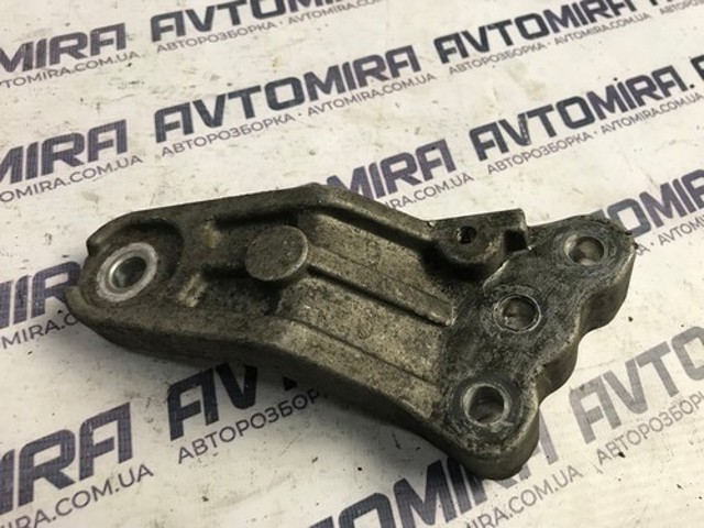 218152H200 HYUNDAI Кронштейн подушки (опоры) двигателя правой купить в Кривой Рог