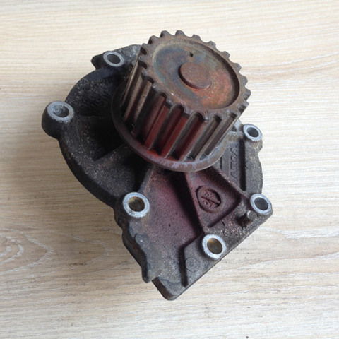 VOLVO 31293177 Помпа в наличии Ужгород
