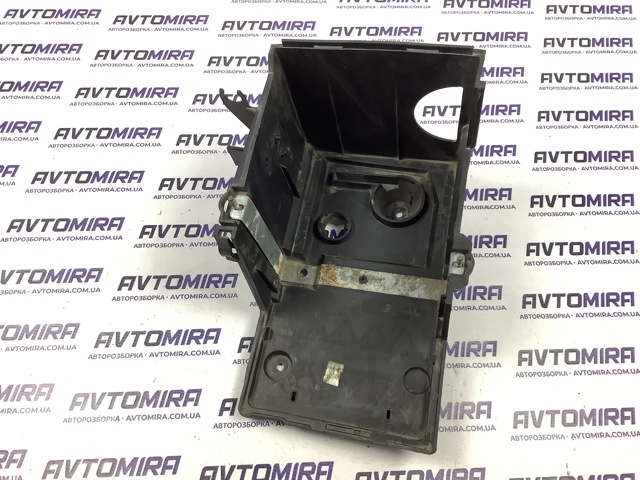 FORD 3M5110723AP Полка под аккумулятор в наличии Николаев