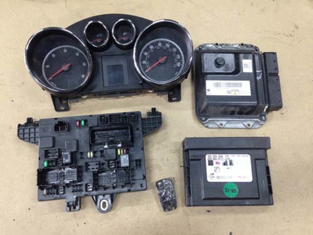 55575082 OPEL Модуль управления (ЭБУ) двигателем купить в Днепр