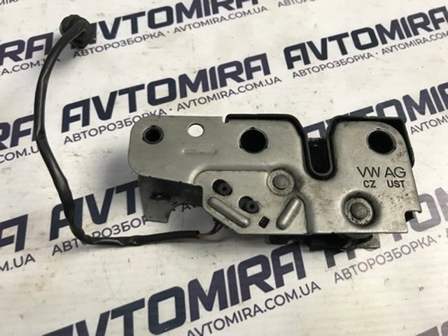 VAG 5J0823509A Замок капота в наличии Ровно
