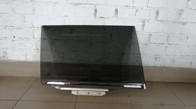 6810305120 Стекло двери задней правой купить Ровно