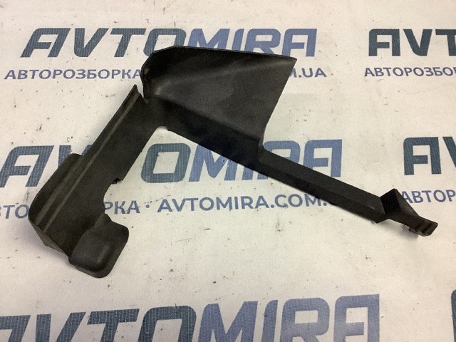 RENAULT 8200427476 Правый дефлектор радиатора в наличии Хмельницкий