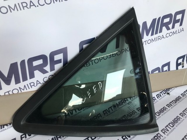 HYUNDAI 878201H000 Стекло кузова (багажного отсека) правое в наличии Тернополь