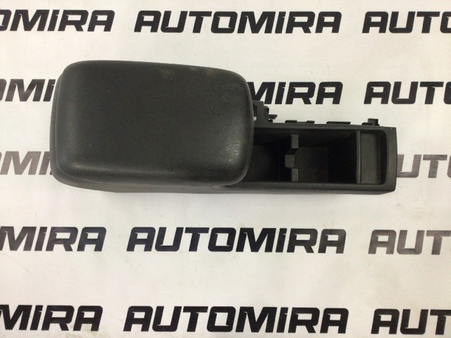 92114SC000JC SUBARU Крышка подлокотника купить в Ужгород