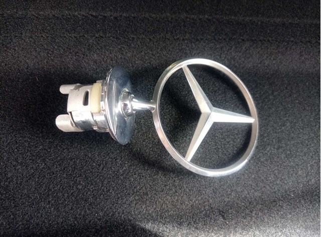 MERCEDES A2218800086 Эмблема капота в наличии Черновцы
