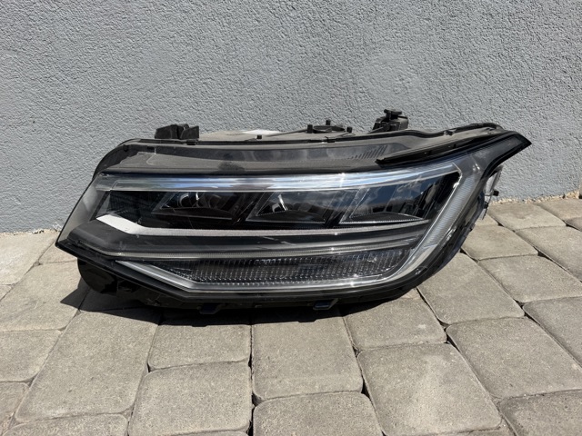 Фара дальнего света в сборе 5NL941035A VAG