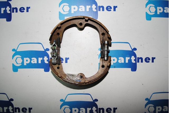D4060CA01A Nissan колодки ручника/ стояночного тормоза