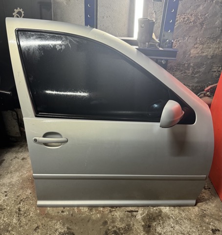 Пассажирская передняя дверь 1J4831056H VAG