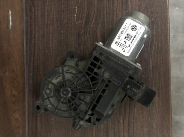 Мотор стеклоподъемника двери передней, левой 6R0959811T VAG