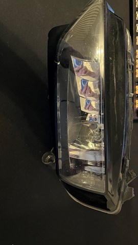 8T0941700D Фара противотуманная правая купить Ирпень
