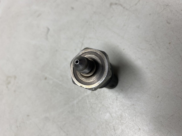 BOSCH 0261545008 Датчик давления топлива в наличии Черновцы