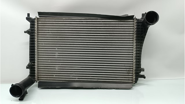 VAG 3C0145803E Радиатор интеркуллера в наличии Чернигов
