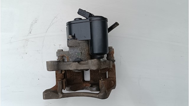 Тормозной суппорт правый задний 5N0615404 VAG