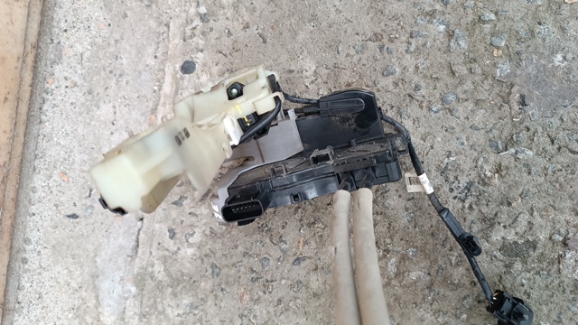 HYUNDAI 813103W000 Замок водительской двери в наличии Кривой Рог