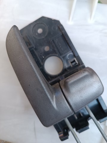Ручка задней двери, внутренняя, правая 82623LD000 HYUNDAI