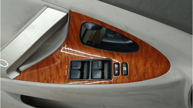 8404033100 TOYOTA Кнопочный блок управления стеклоподъемником передний левый купить в Тернополь