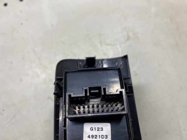 933002T001VA HYUNDAI купить в Полтава