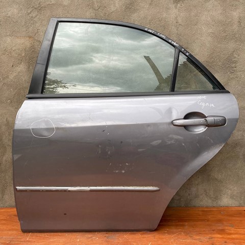Дверь задняя GK2C73020 MAZDA