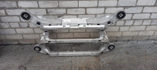 Поперечина задней подвески 100982600A TESLA