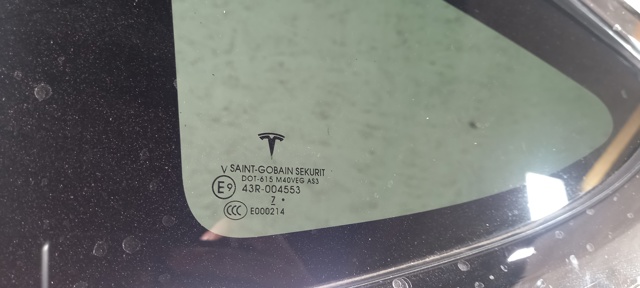103490680F TESLA Стекло кузова (багажного отсека) левое купить в Харьков