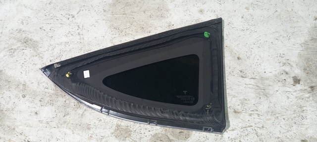 103490680F TESLA Стекло кузова (багажного отсека) левое купить в Тернополь