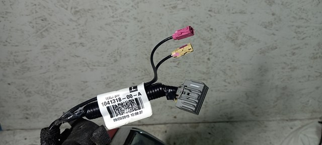 104131800A TESLA Правое зеркало купить в Харьков