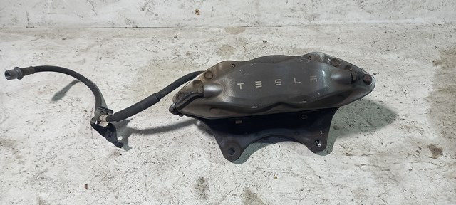 Суппорт тормозной, передний, правый 104264000F TESLA