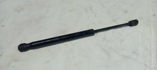 Стойка капота правая 105360600B TESLA