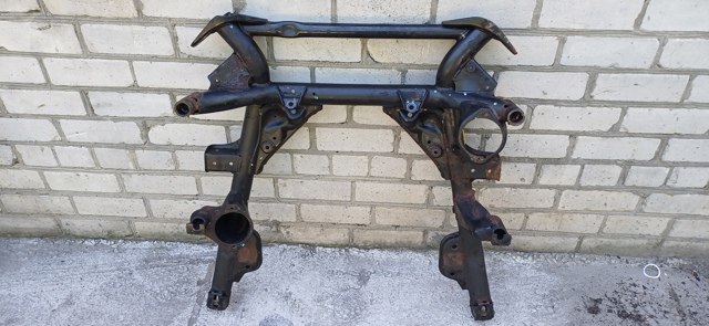 Балка передней подвески 31116760277 BMW