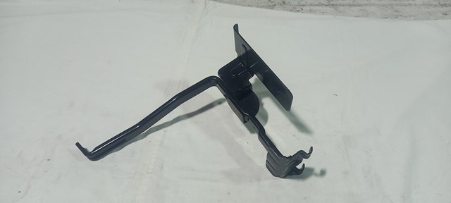 Крепление аккумулятора 42520255 GM