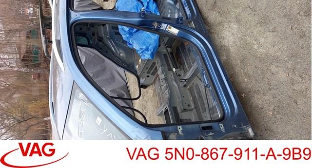 Уплотнитель двери передней, на (кузове) 5N0867911A9B9 VAG